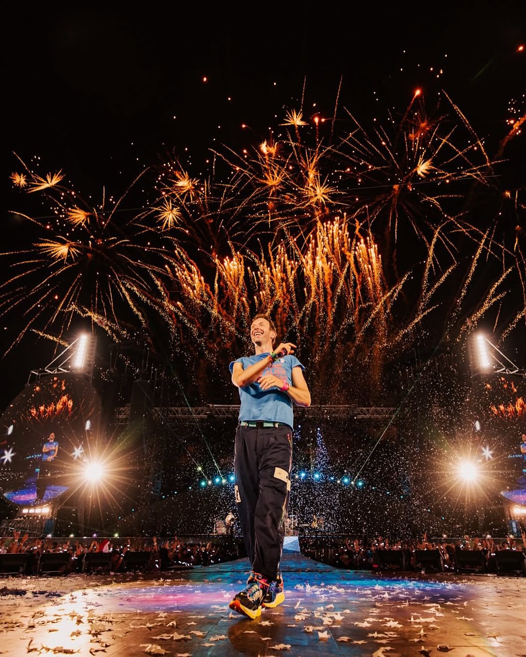 Tại sao giới thượng lưu lại say mê concert của ban nhạc Coldplay?- Ảnh 13.