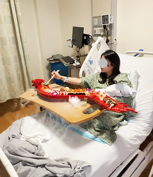 Mẹ bỉm gây sốt mạng xã hội với bữa ăn sushi ngay sau sinh - Ảnh 6.