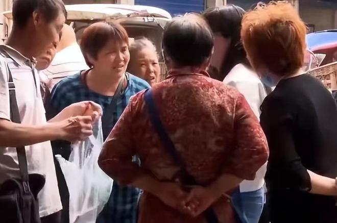 Người phụ nữ bán gà ở chợ thu nhập 363 triệu đồng/tháng: Sự thật bất ngờ đằng sau khoản đầu tư 29 tỷ đồng - Ảnh 1.