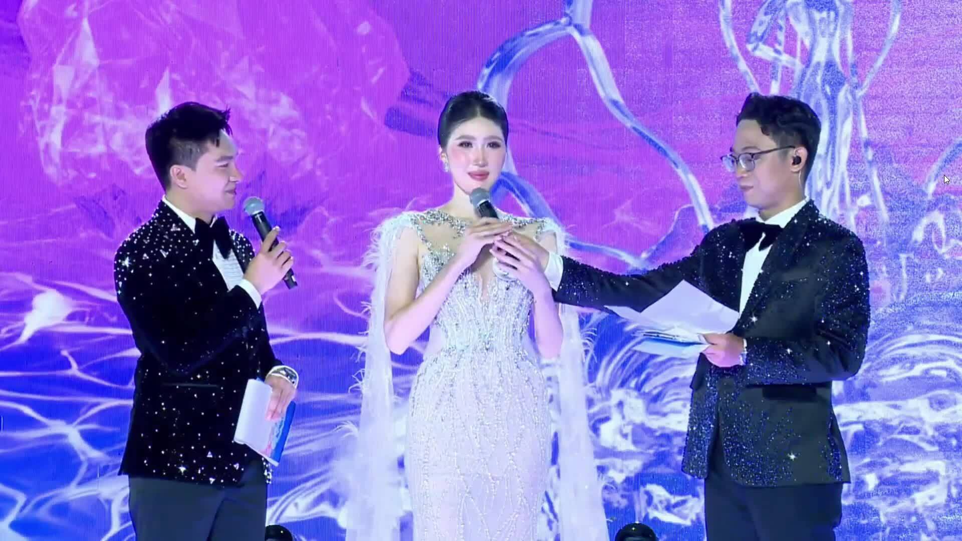 Thí sinh Linh Chi nói 'Bạch tuộc là biểu tượng của phụ nữ'