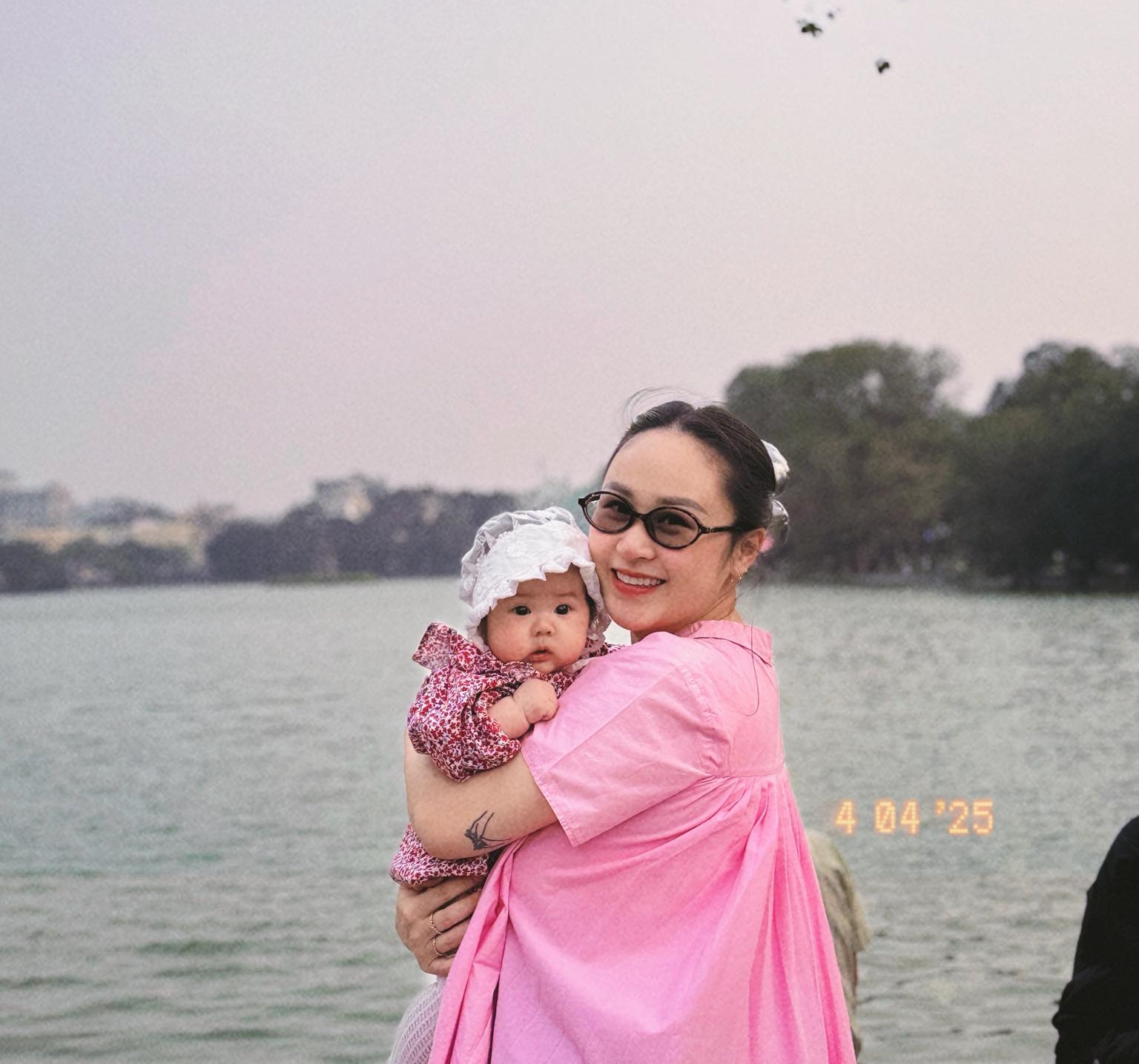 Con gái diva Thanh Lam gia nhập hội mẹ bỉm sữa Việt, nhan sắc mẹ và bé khiến ai cũng ngỡ ngàng chỉ sau 6 tháng sinh nở! - Ảnh 3.
