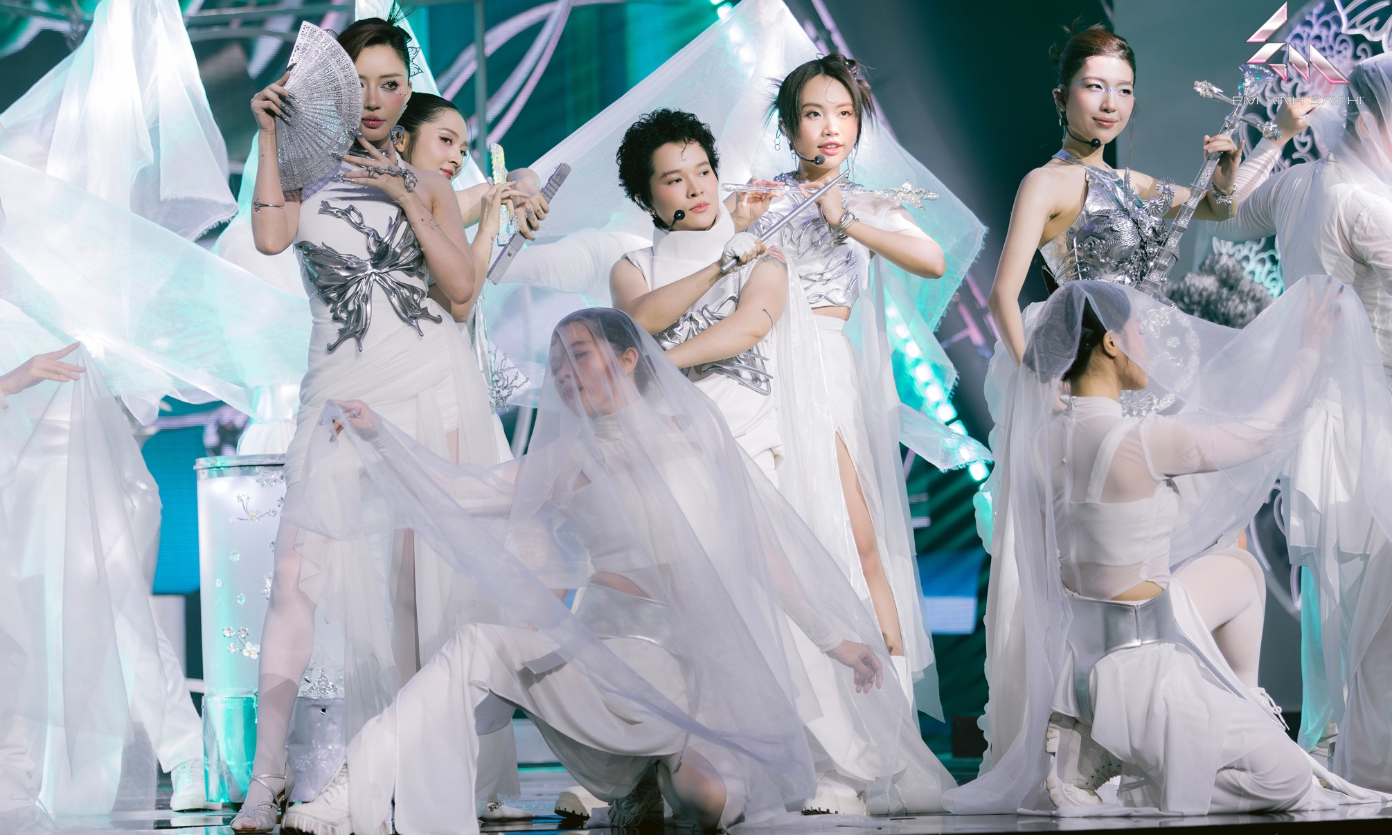Tiết mục 'Cầm kỳ thi họa' tại Em xinh say hi