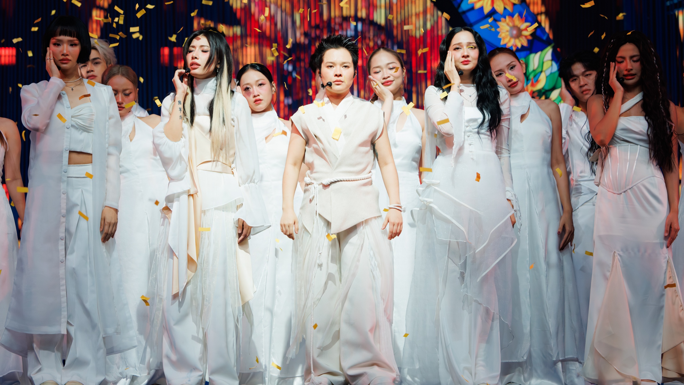 Tiết mục 'Lắm lúc' tại chương trình âm nhạc