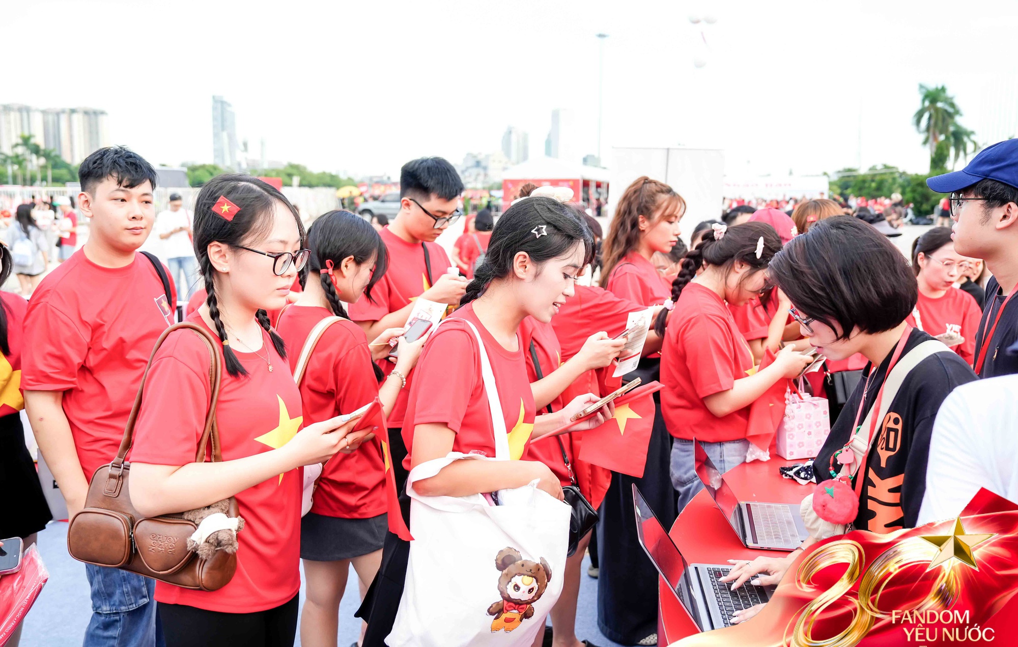 Booth Fandom Yêu Nước: Sự Kiện Hấp Dẫn Với Hơn 2500 Người Tham Gia - Ảnh 1.