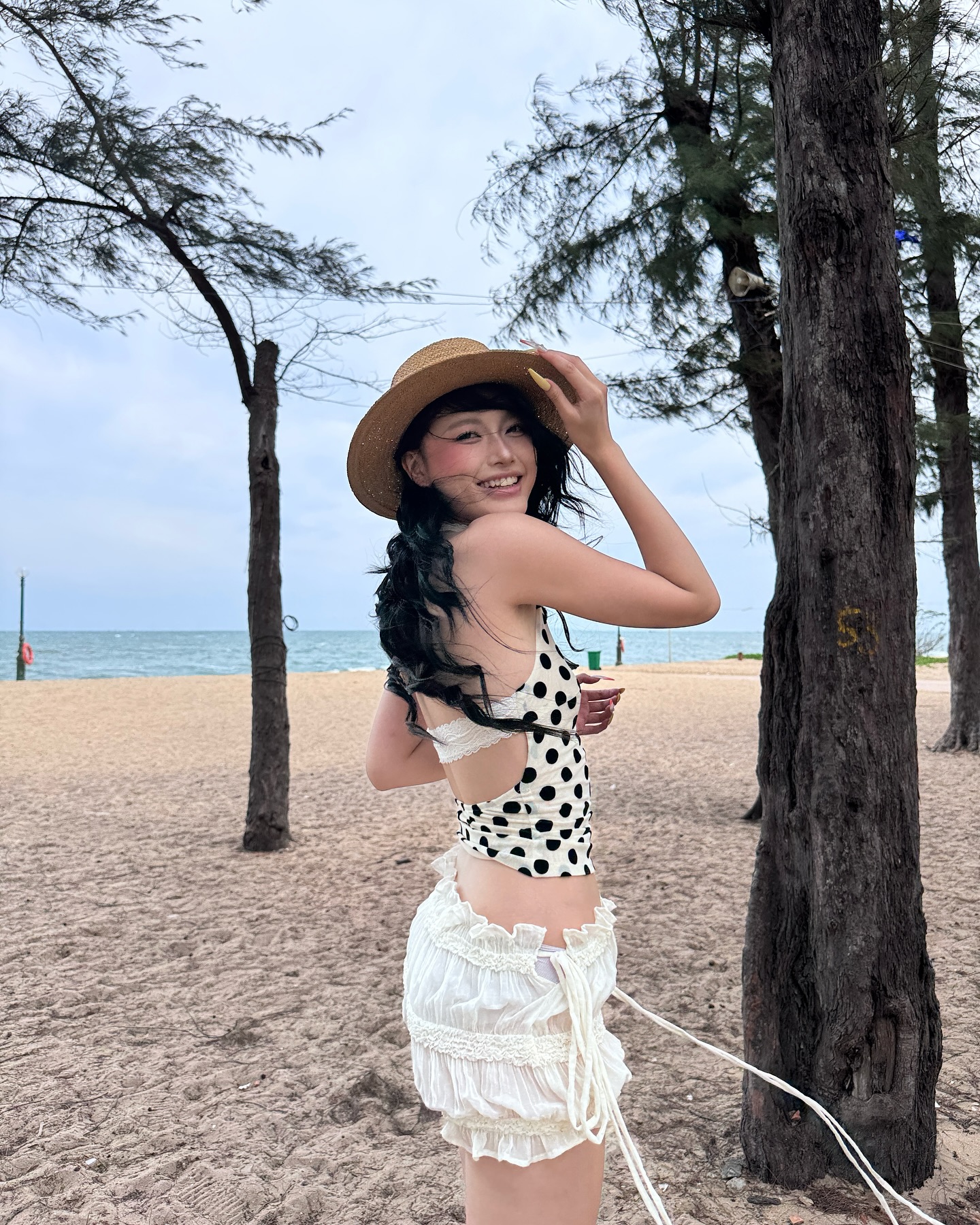 Bùng nổ mùa hè với bộ ảnh bikini nóng bỏng của dàn gái xinh nổi tiếng - Ảnh 14.