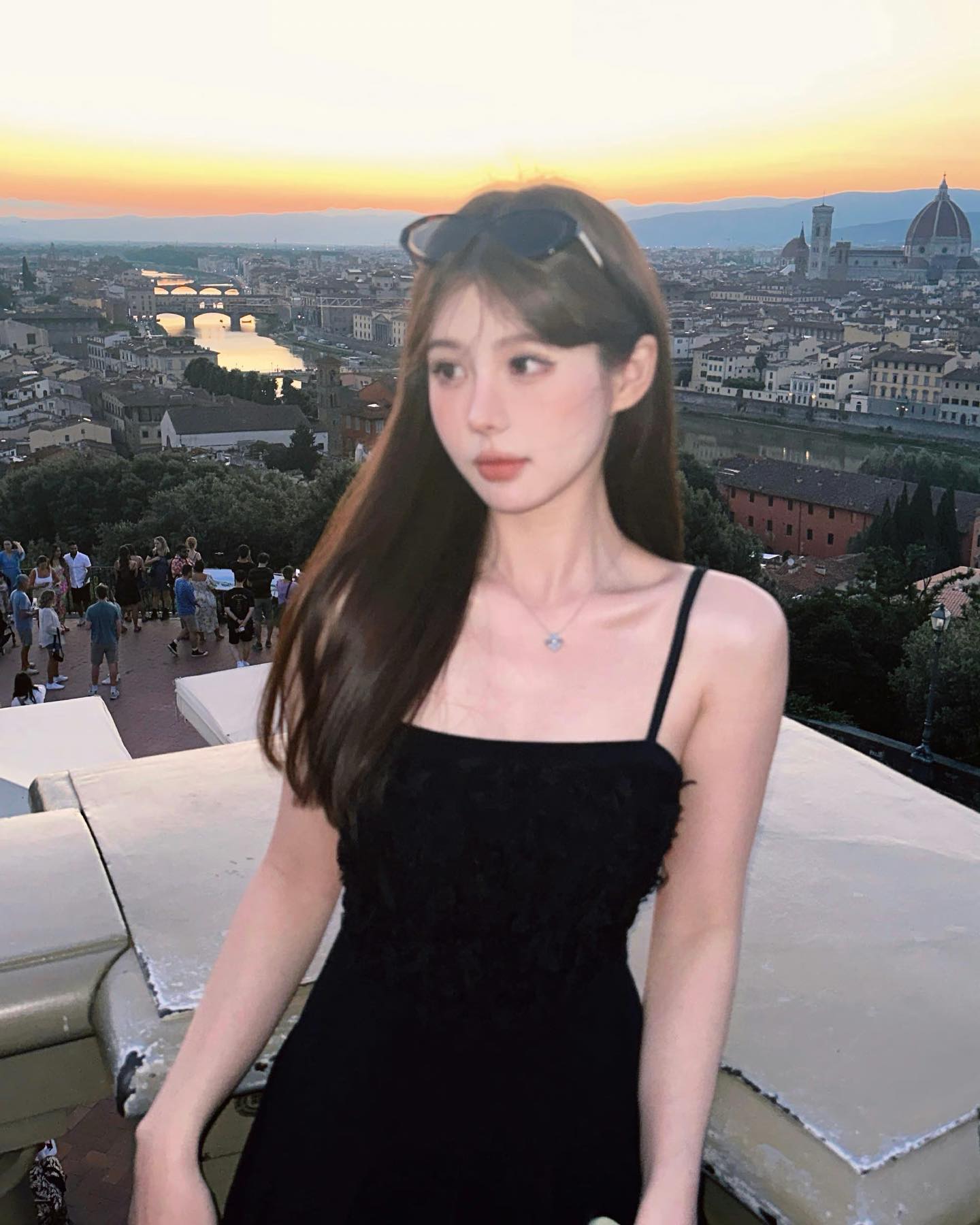 Tại sao những người giàu có lại ngần ngại kết hôn với hot girl mạng xã hội? - Ảnh 1.