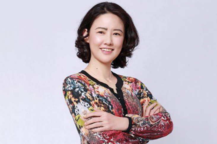 Người phụ nữ xinh đẹp chất vấn chuyên gia khi bức tranh quý bị cho là giả mạo - Ảnh 3.