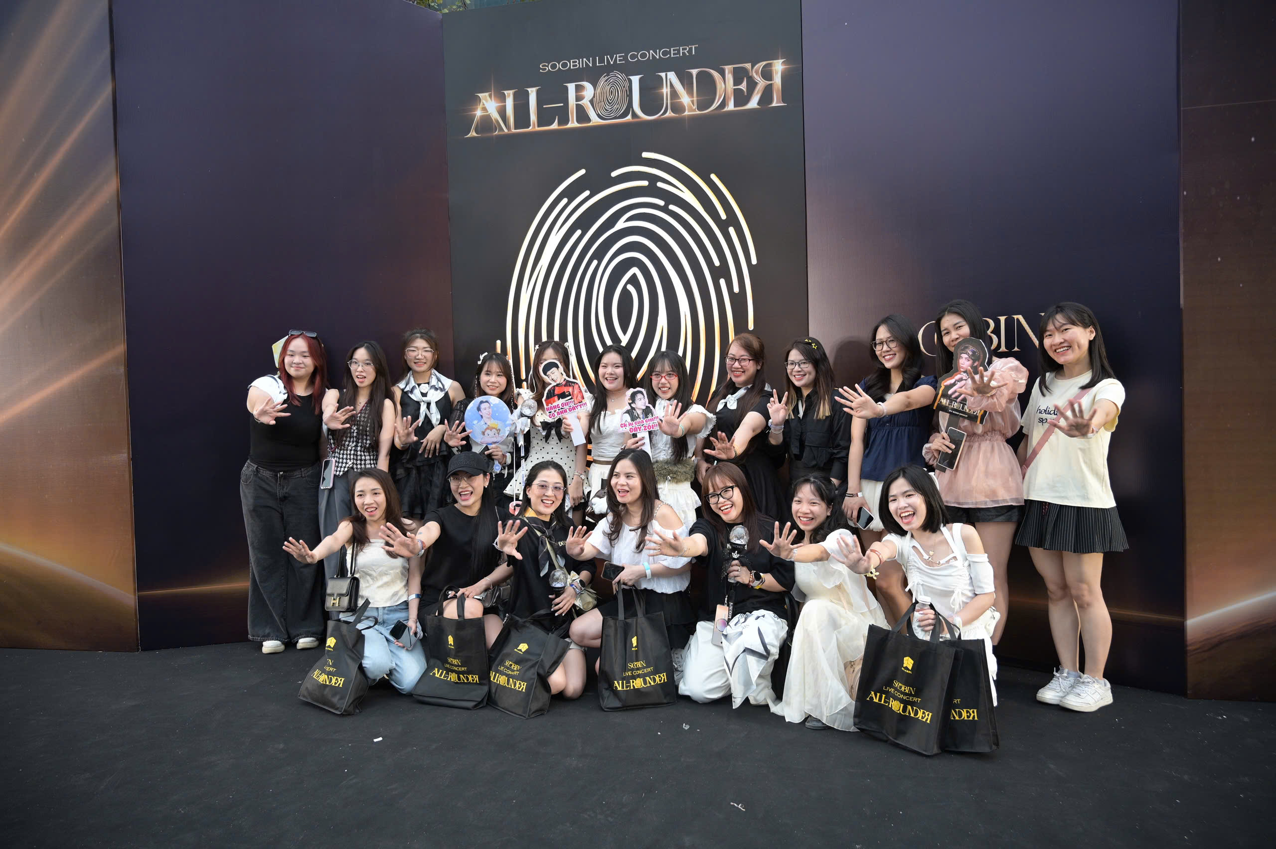 SOOBIN thể hiện tài năng đa dạng trong concert đầu tay.