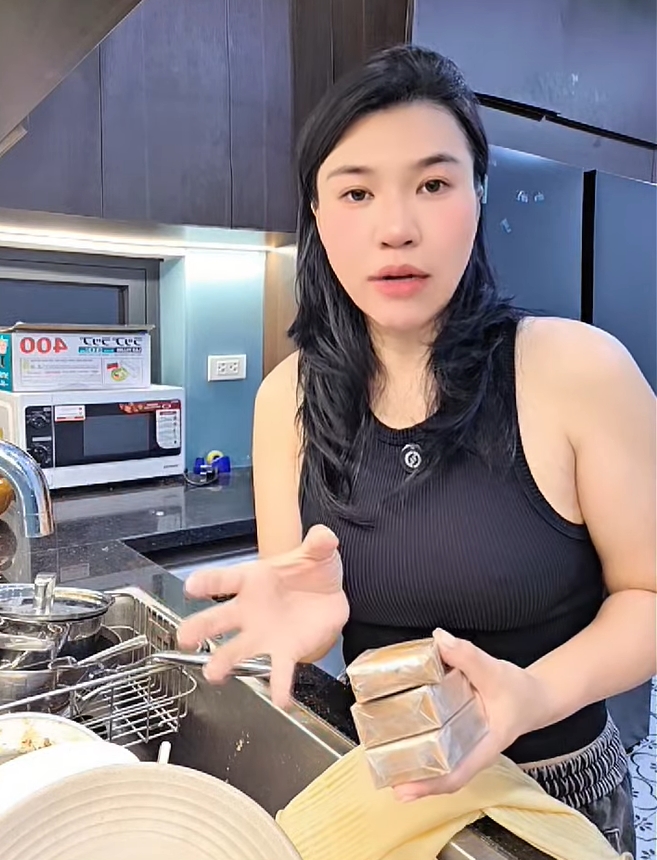 Tranh cãi xung quanh việc bán cao ngựa cho trẻ em